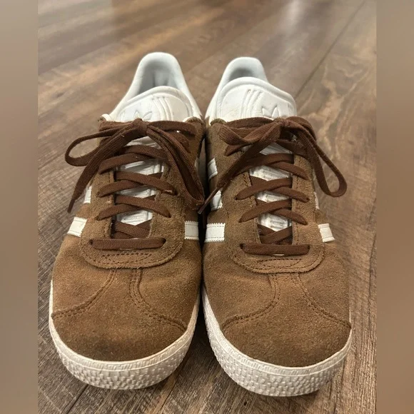 Adidas Big Kid Size 6 Gazelle Sneakers - Picture 2 of 6